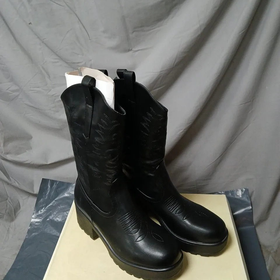 KOI WINTU LONG CHUNKY WESTERN BOOTS BLACK BOXED SIZE 10
