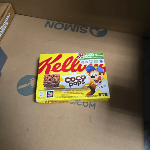 APPROXIMATELY 8 ASSORTED FOOD ITEMS INCLUDING COCO POPS CHOCOLATE BARS AND CADBURY ANIMALS 