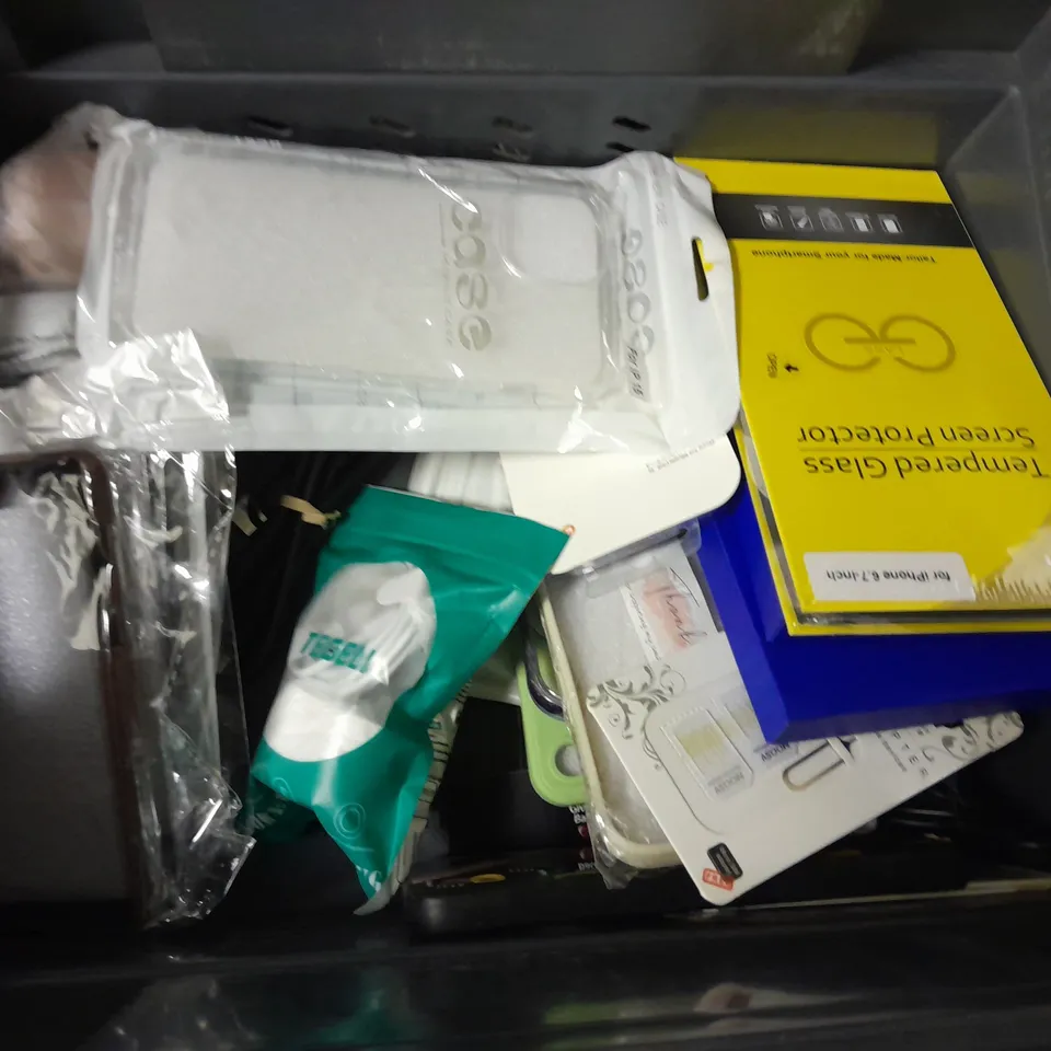 LOT OF ASSORTED MOBILE PHONE ACCESSORIES TO INCLUDE SCREEN PROTECTORS, CASES AND CHARGE CABLES