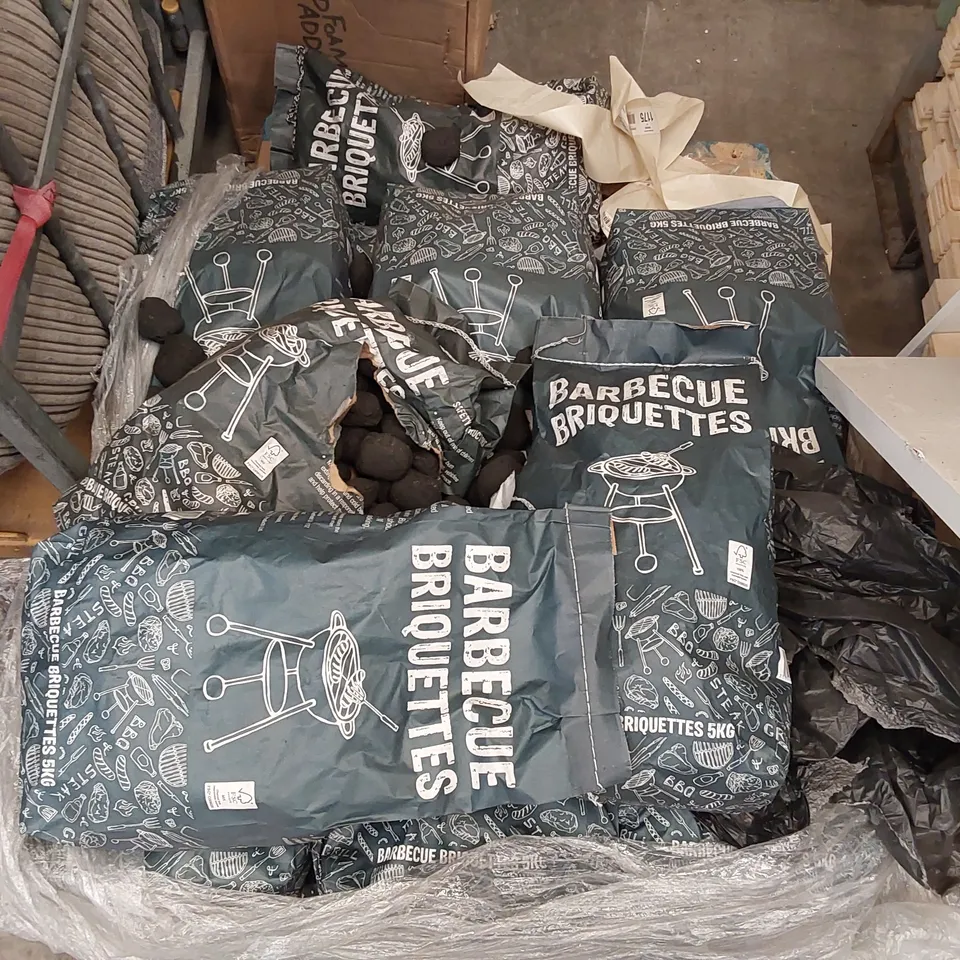 PALLET OF APPROXIMATELY 10X 5KG BAGS OF BARBECUE BRIQUETTES 