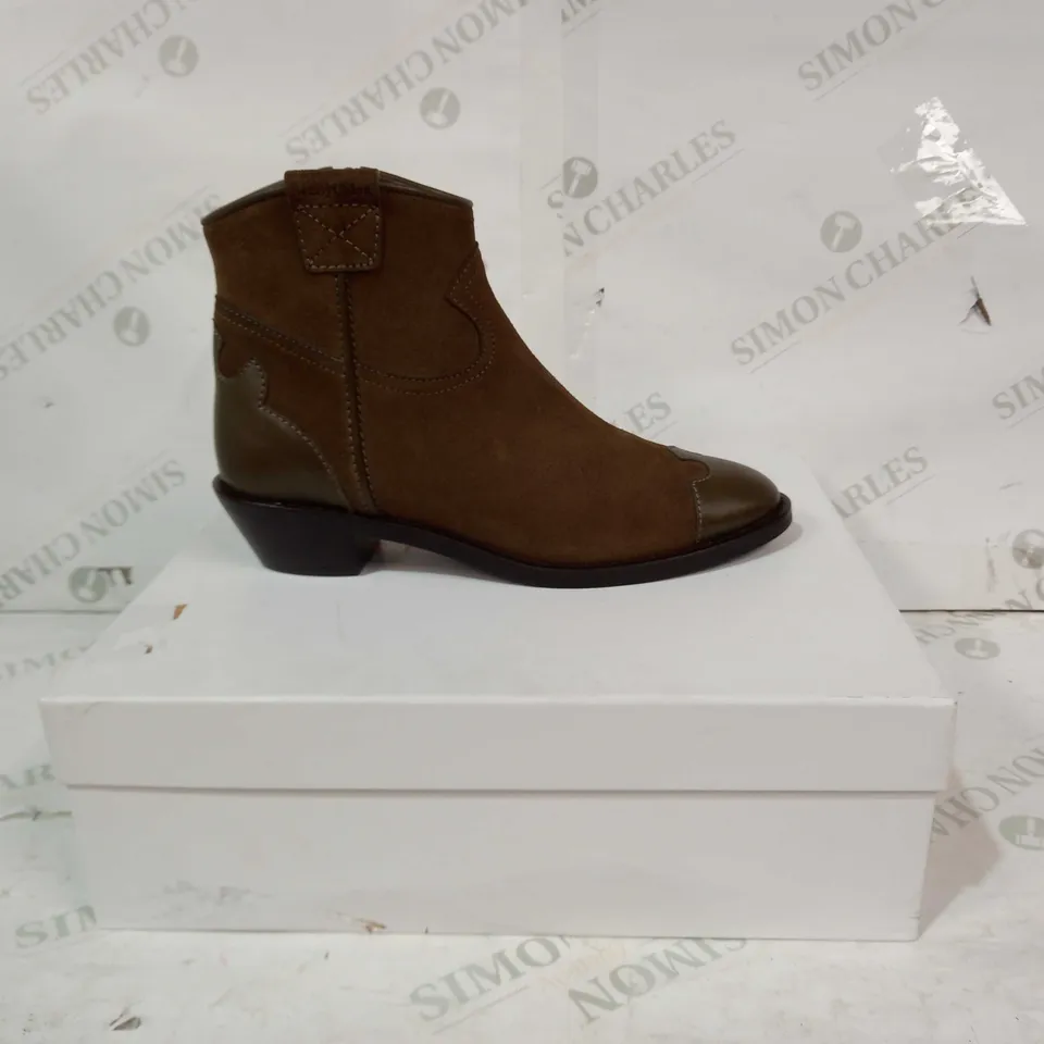 BOXED PAIR OF SEE BY CHLOÉ LEATHER WESTERN BOOTS IN BROWN EU SIZE 38