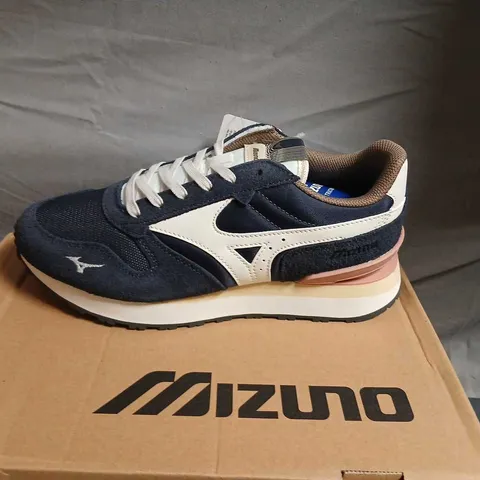 MIZUNO RB87 TRAINERS – NAVY/BEIGE, UK 5 (EU 38, US 6) – ORIGINAL BOX