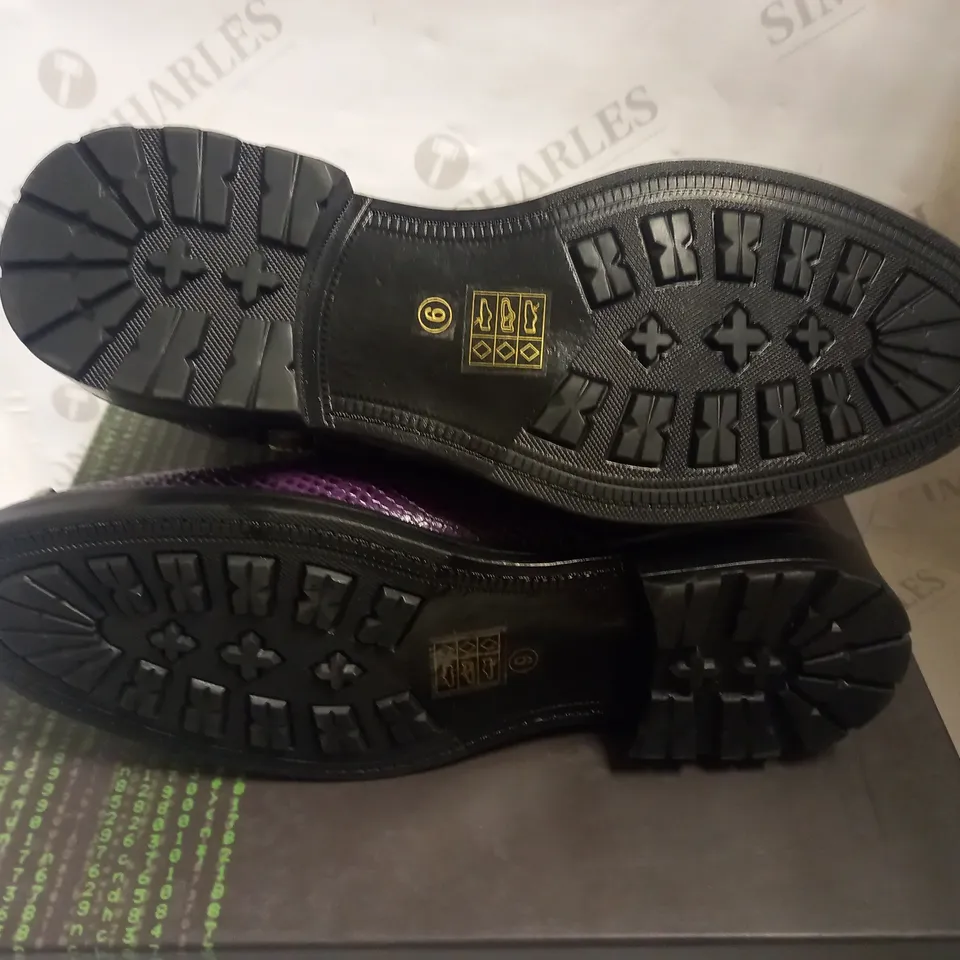 KOI VEGAN REGICIDE MENS PURPLE SNAKE BOOTS - SIZE 9