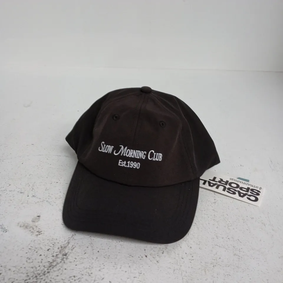 STRADIVARIUS BLACK BASEBALL CAP – SION MORNING CLUB EST.1990, UK SIZE M