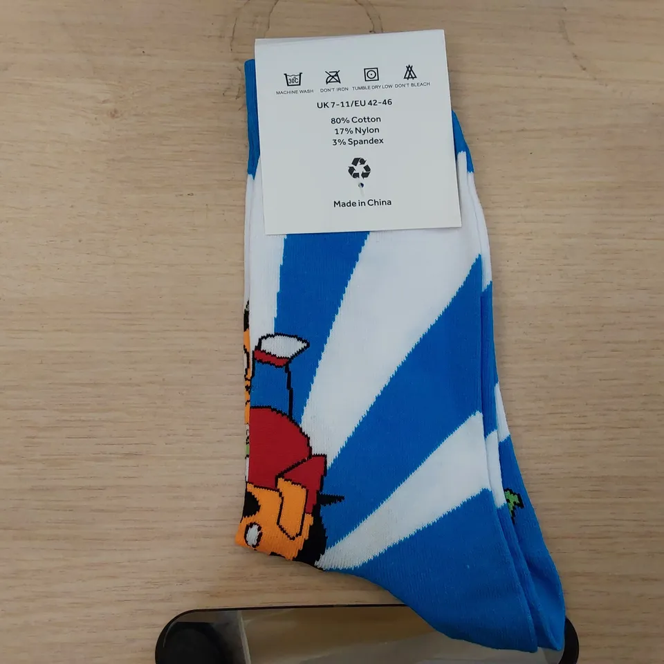 BOX OF APPROXIMATELY 360 PAIRS OF BRAND NEW BIER CO SOCKS (1 BOX)