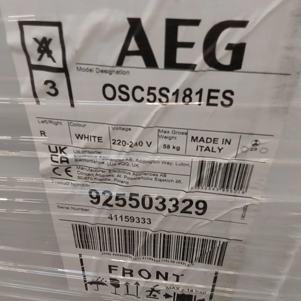 AEG OSC5S181ES LOW FROST INTEGRATED FRIDGE FREEZER, SLIDING HINGE, 70/30 RRP £500