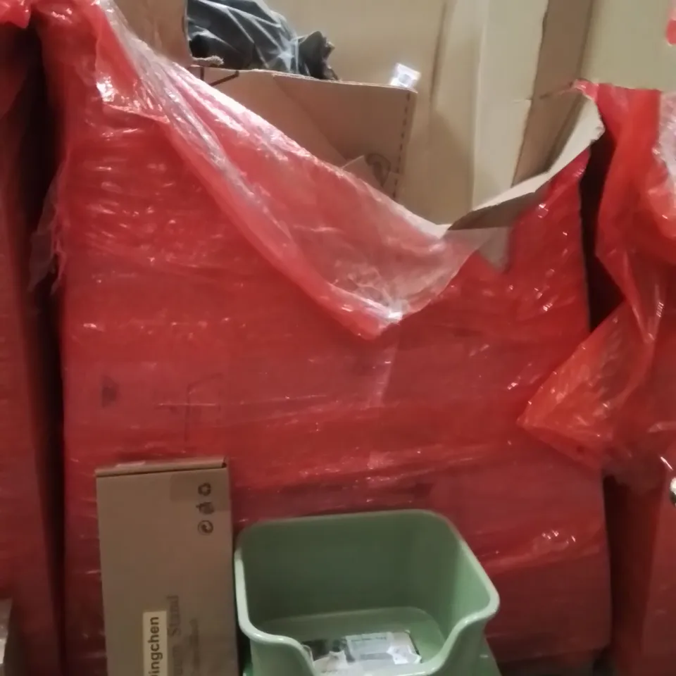 PALLET OF ASSORTED HOUSEHOLD GOODS AND PRODUCTS TO INCLUDE;CAT LITTER TRAY,VACUUM STAND,STEAM CLEANER 