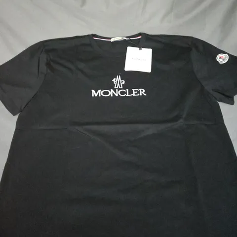 MONCLER GRAPHIC CASUAL T-SHIRT SIZE M