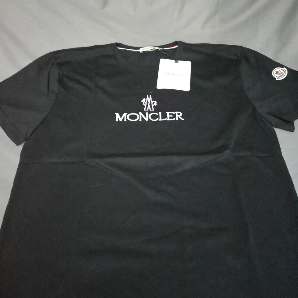 MONCLER GRAPHIC CASUAL T-SHIRT SIZE M