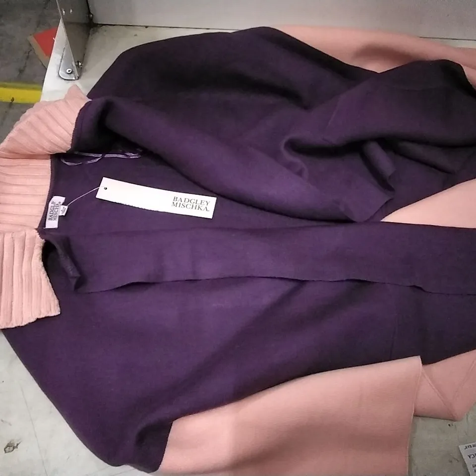 BOX CONTAINING BADGLEY MISCHKAC PONCHO SIZE S , 8PCS 