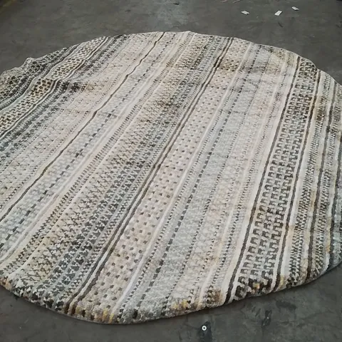 QUALITY DESIGNER AREA RUG - APPROXIMATELY 220X220CM