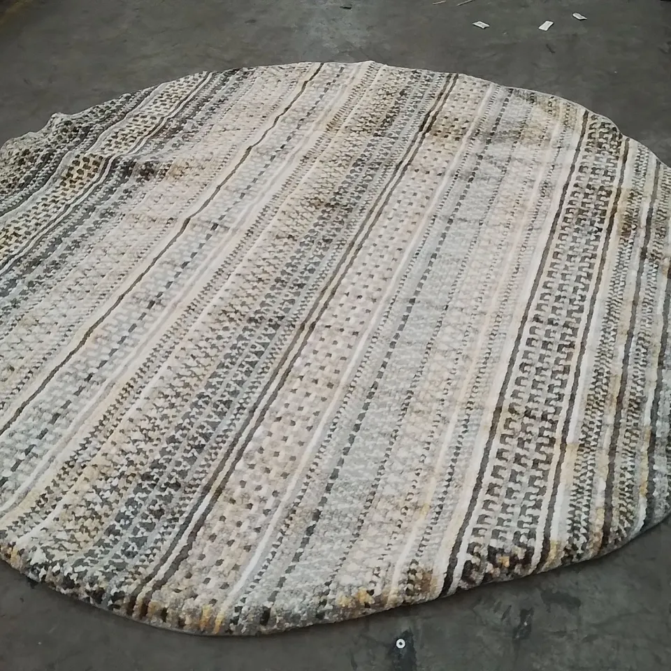 QUALITY DESIGNER AREA RUG - APPROXIMATELY 220X220CM
