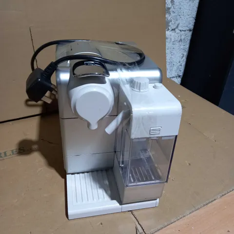 DELONGHI NESPRESSO MACHINE