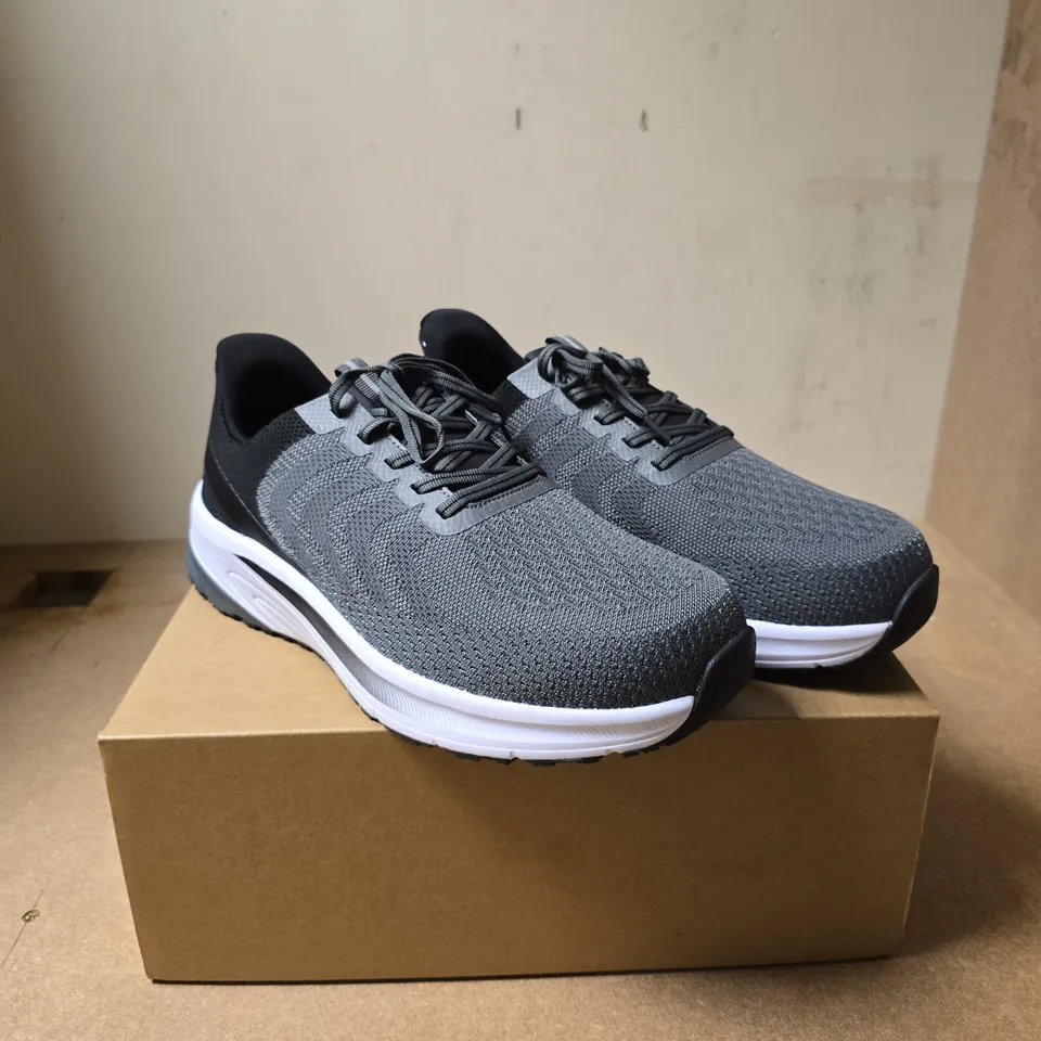 ORTHOFEET TILOS GRAY MEN’S WIDE RUNNING SHOES – 2E, UK9.5