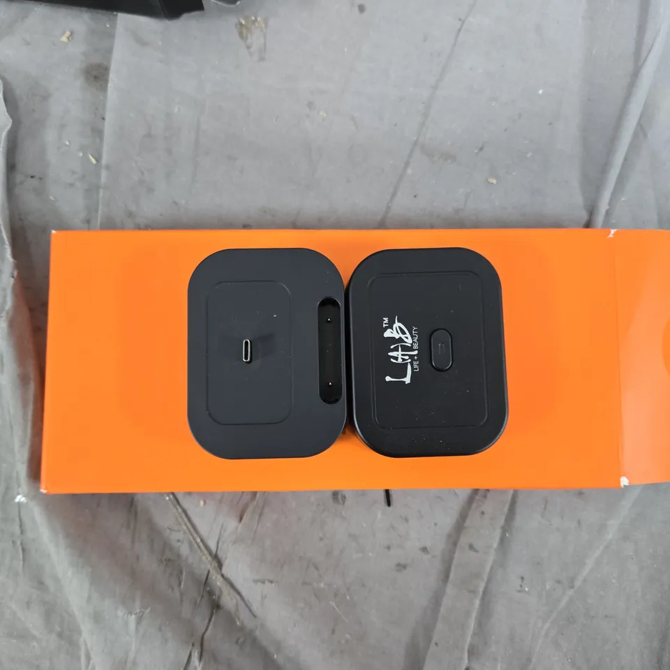 L(A)B PRO SHAVE DUAL STAND - BOXED 