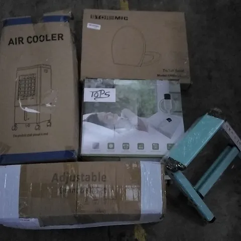 PALLET CONTAINING ASSORTED HOUSEHOLD ITEMS TO INCLUDE AIR COOLER, TOILET SEATS, ADJUSTABLE DUMBELL SET, ELECTRIC BLANKET, STEP STOOL