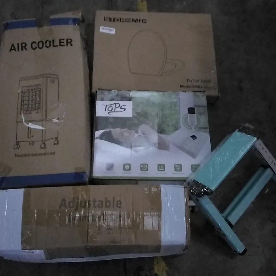 PALLET CONTAINING ASSORTED HOUSEHOLD ITEMS TO INCLUDE  AIR COOLER, TOILET SEATS, ADJUSTABLE DUMBELL SET, ELECTRIC BLANKET,  STEP STOOL