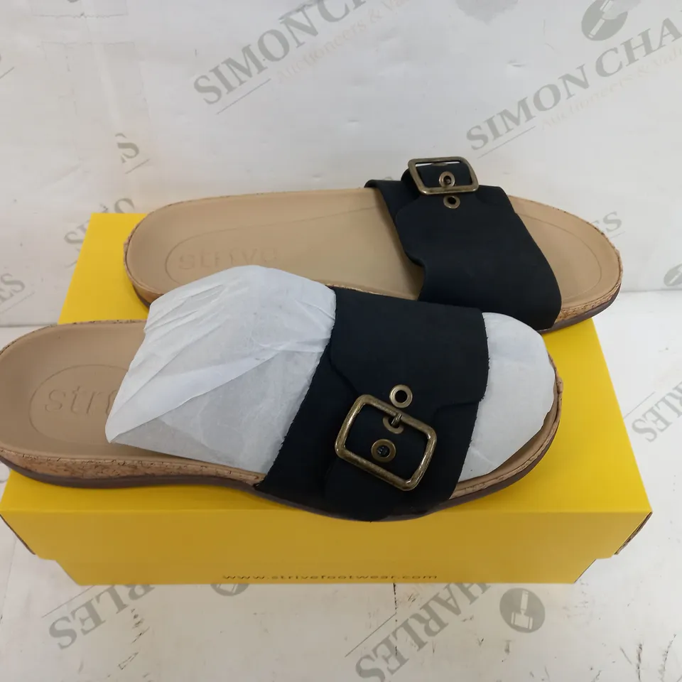 BOXED STRIVE PAROS IN BLACK SIZE 6 