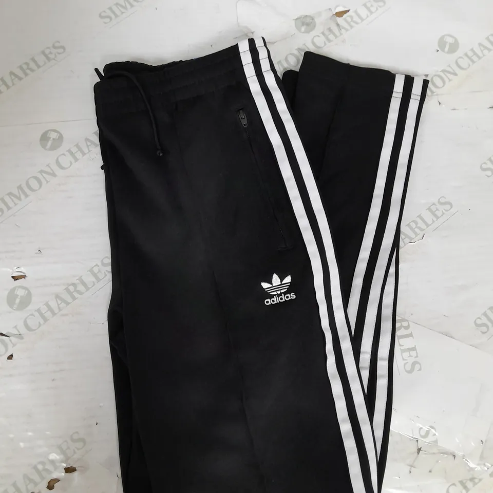 ADIDAS STRIPE TRACK PANTS IN BLACK/WHITE SIZE 10