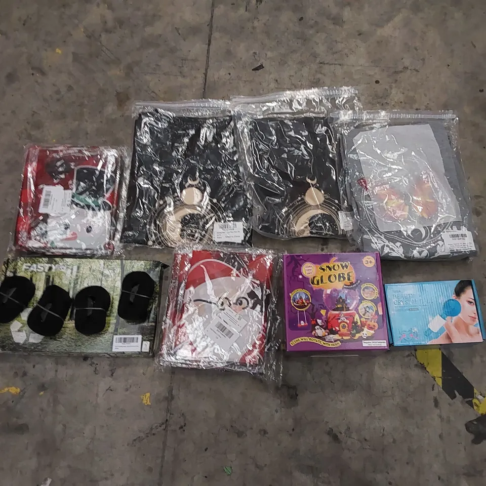 PALLET OF ASSORTED HOUSEHOLD ITEMS AND CONSUMER PRODUCTS. INCLUDES LASHING STRAPS, CHRISTMAS AND HALLOWEEN ITEMS, CLOTHES ETC 