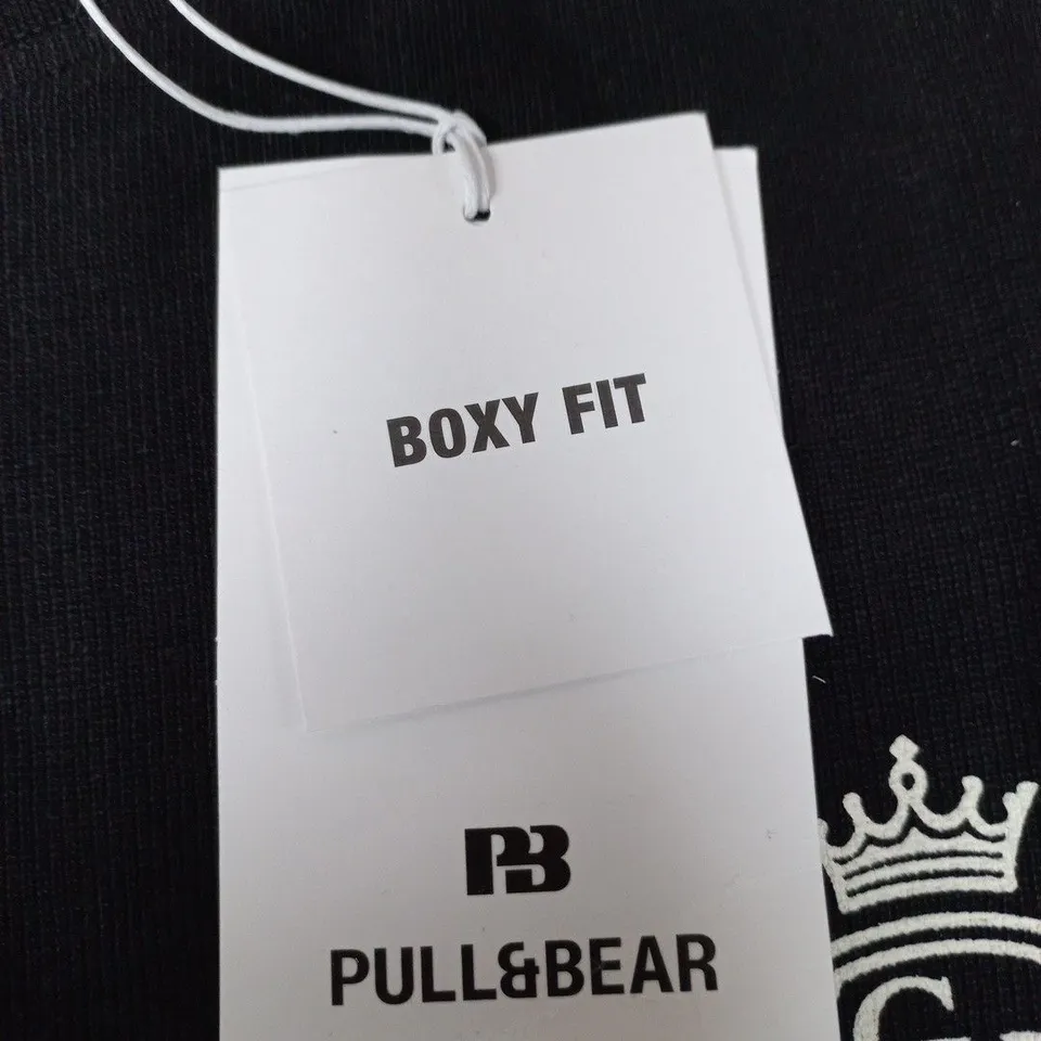 PULL&BEAR BLACK BOXY FIT T‑SHIRT – UK S (EU 36 / US S) CREST BACK PRINT