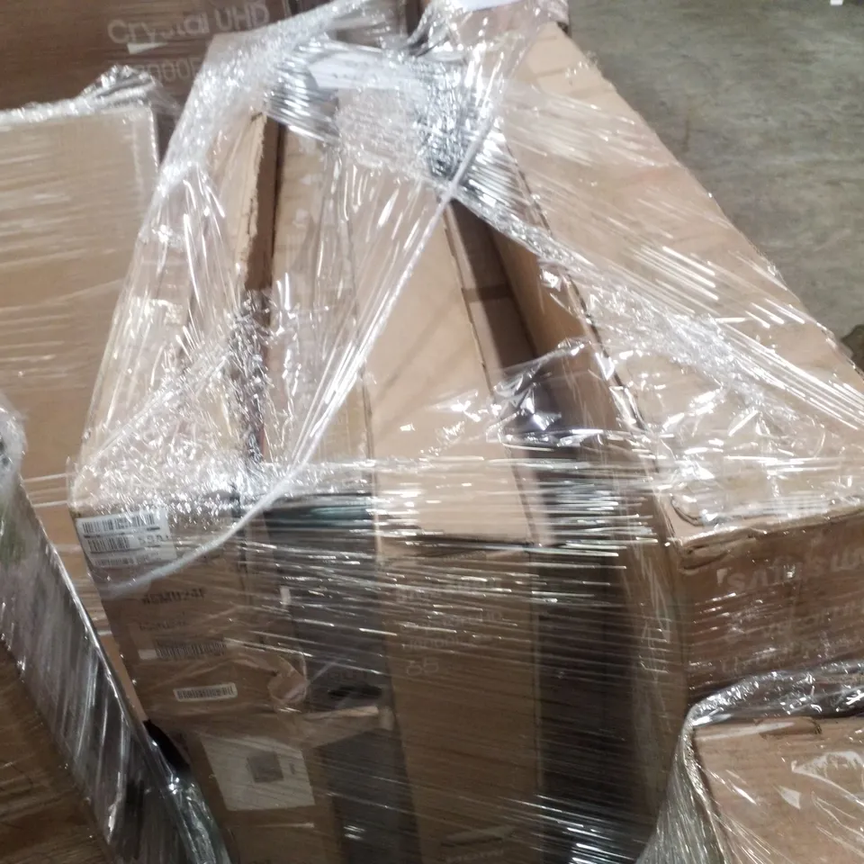 PALLET CONTAINING 5 ASSORTED DAMAGED TVS
