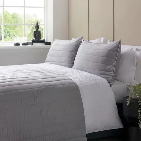 OUTLET K BY KELLY SUMMER WEIGHT BEDSPREAD AND SET OF 2 SHAMS