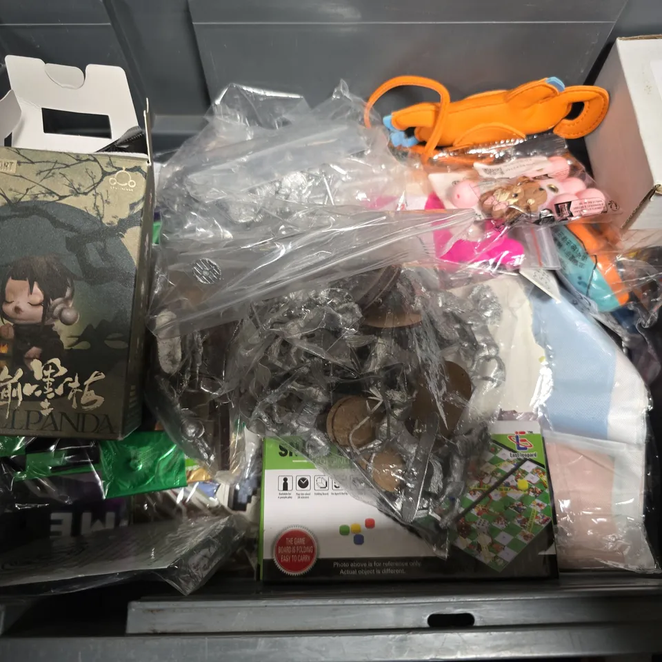 APPROXIMATELY 10 ASSORTED TOYS & GAMES PRODUCTS TO INCLUDE , REVISION CARDS , PUZZLES , ETC