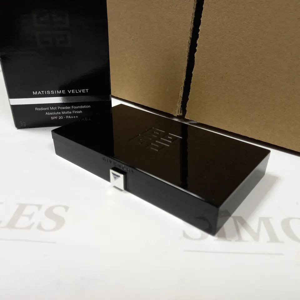 GIVENCHY MATISSIME VELVET MAT POWDER FOUNDATION