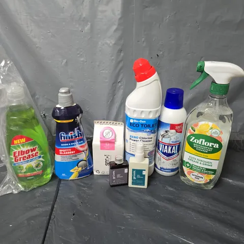 APPROXIMATELY 12 ASSORTED LIQUIDS TO INCLUDE ZOFLORA MULTIPURPOSE CLEANER, GRUUM REED DIFFUSER, ELBOW GREASE, ETC - COLLECTION ONLY