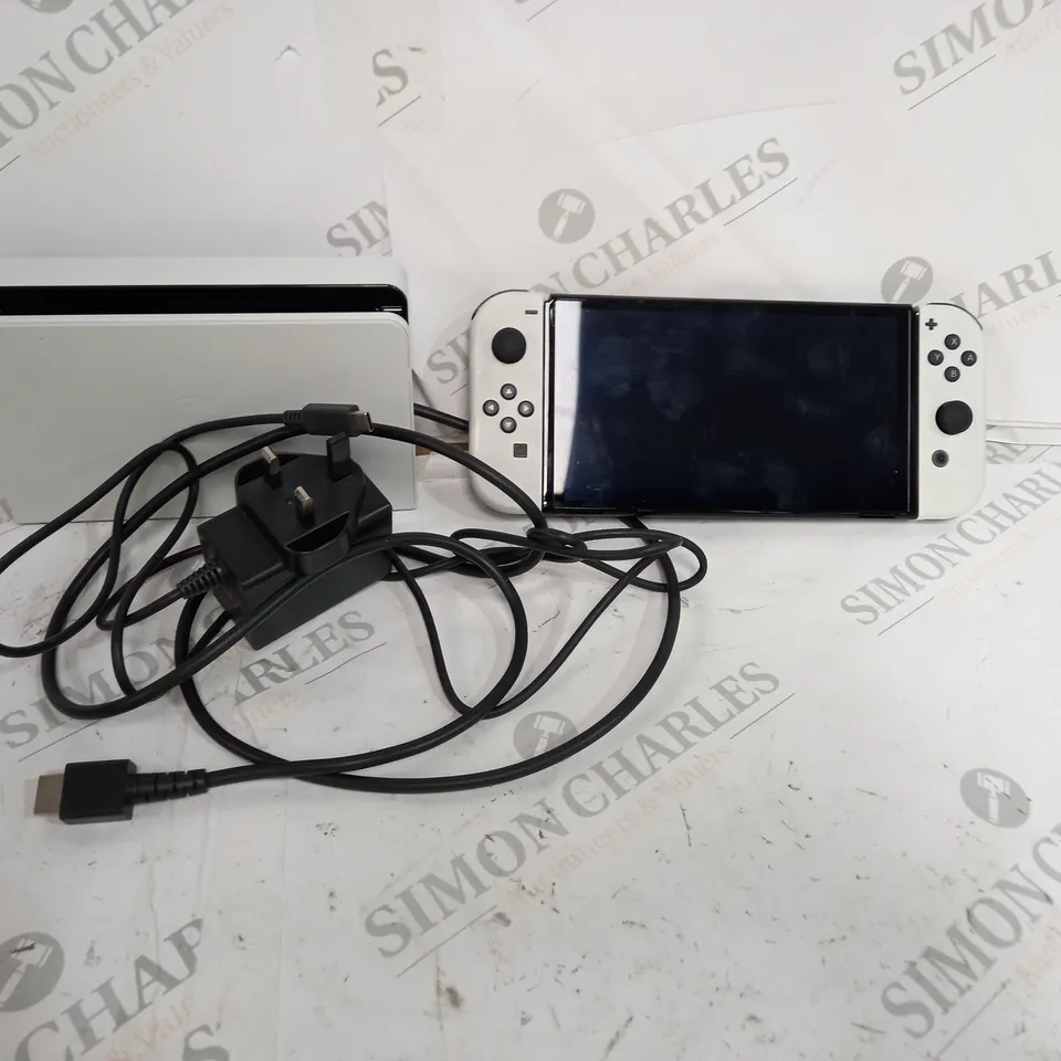 NINTENDO SWITCH CONSOLE IN WHITE
