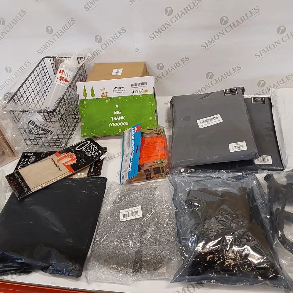 BOX OF 20 BRAND NEW ITEMS TO INCLUDE: WIRE BASKET,VANILLA DIFFUSER, 2-PIECE RATCHET STRAP