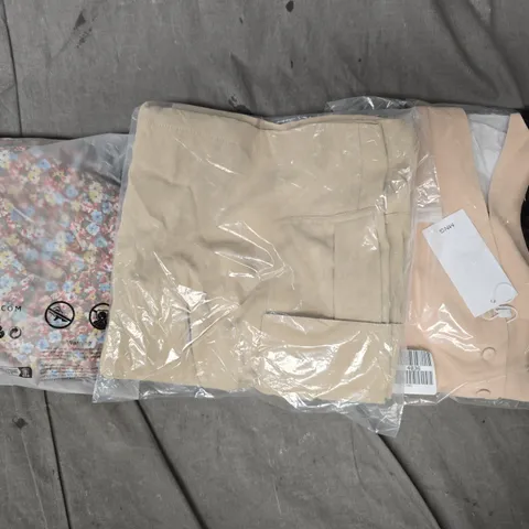 APPROXIMATELY 20 ASSORTED CLOTHING AND FASHION PRODUCTS IN VARIOUS STYLES AND SIZES - COLLECTION ONLY