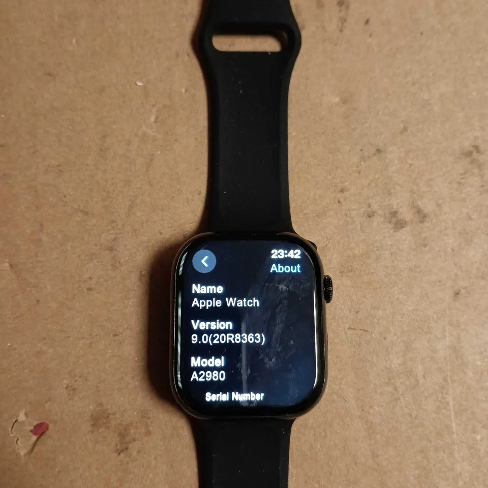 APPLE WATCH SERIES 9 44MM ALUMINIUM CASE WITH BLACK SPORT BAND