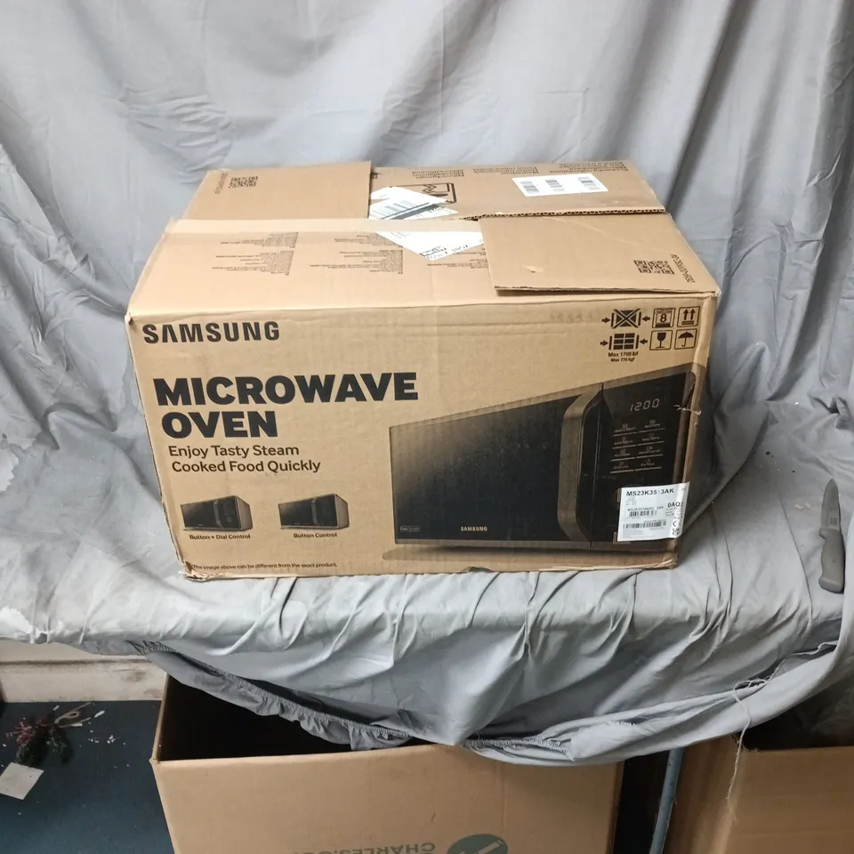 BOXED SAMSUNG MS23K3513AK/EU SOLO 23L MICRCOWAVE OVEN - COLLECTION ONLY
