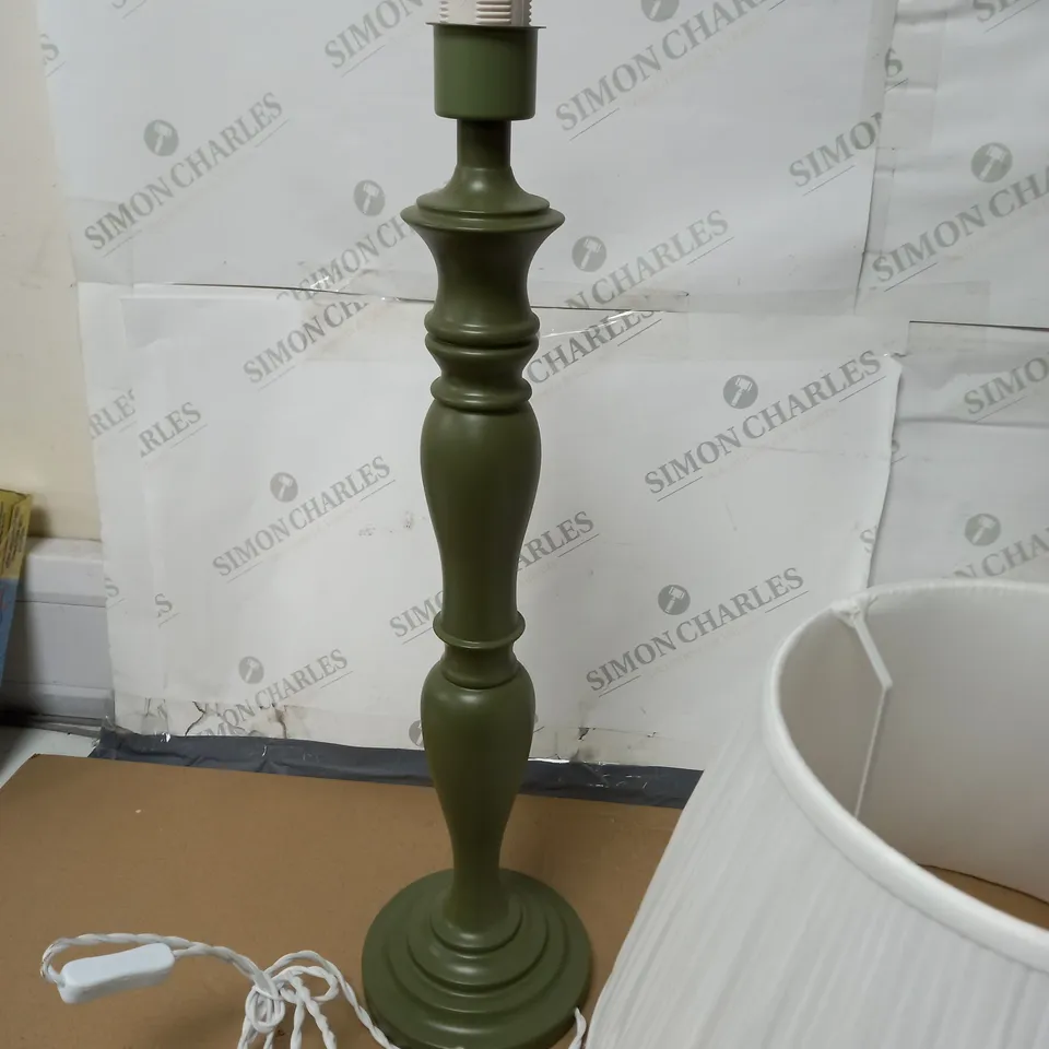 UNBOXED GREEN TABLE LAMP WITH WHITE SHADE