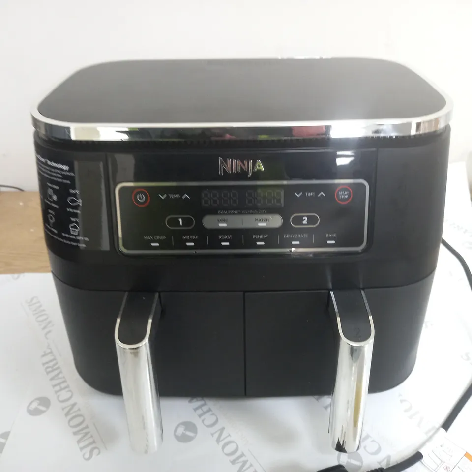 NINJA FOODI DUAL ZONE AIRFRYER AF300UK