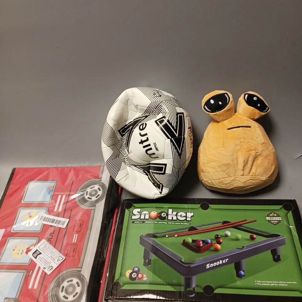 MEDIUM BOX OF ASSORTED TOYS AND GAMES TO INCLUDE FOOTBALLS, TEDDIES AND JIGSAWS