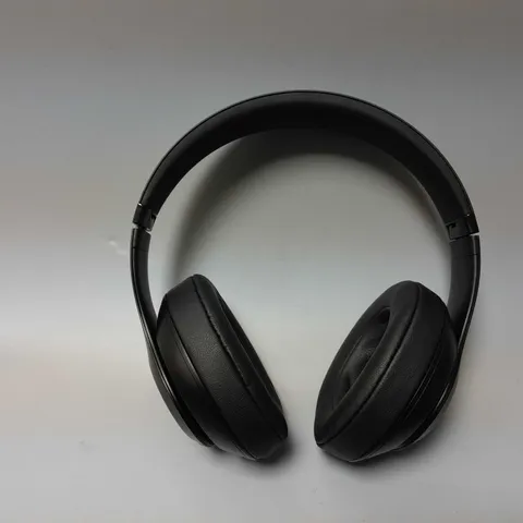 BEATS HEADPHONES IN BLACK