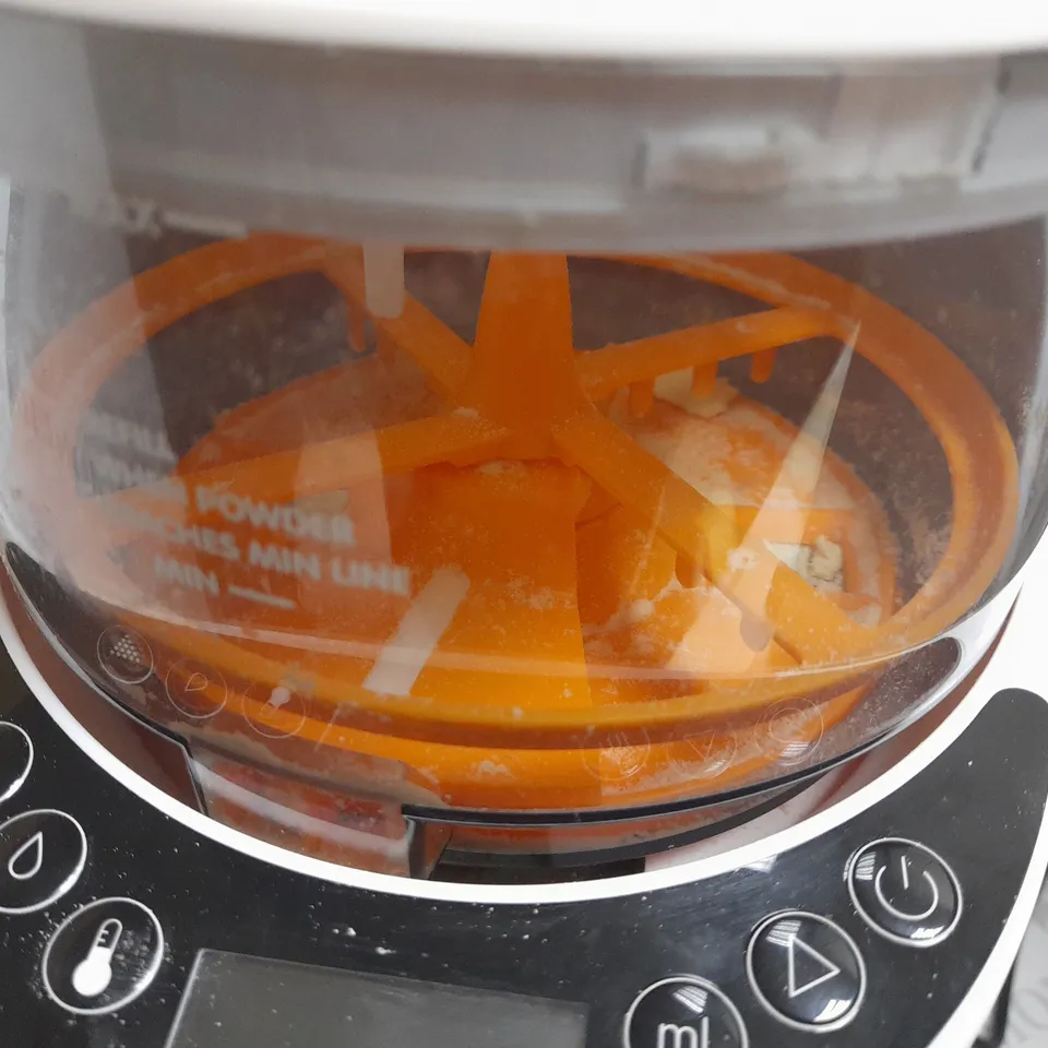 BABY BREEZA FORMULA PRO ADVANCE - WHITE/BLACK 