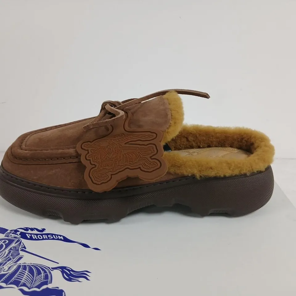 BURBERRY PRORSUM LEATHER SLIP-ON LOAFERS WITH SHEARLING LINING – UK 6 (MEN)