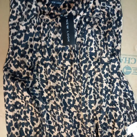 NEW LOOK LEOPARD PRINT TOP IN BROWN