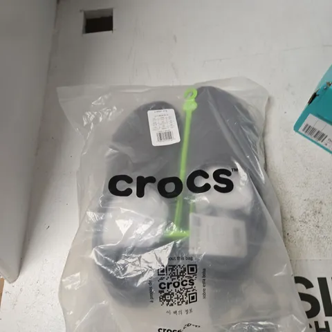 CROCS CRAFTED CLOG – UK 10 (US 11; EU 45–46) GREY WITH LIME GREEN ACCENT, BAGGED