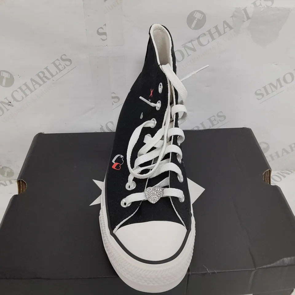 BOXED PAIR OF CONVERSE HIGHS IN BLACK WITH HEART DESIGN - UK 6.5