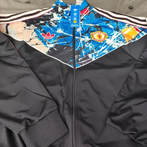 ADIDAS X MANCHESTER UNITED TRACK JACKET – LARGE 