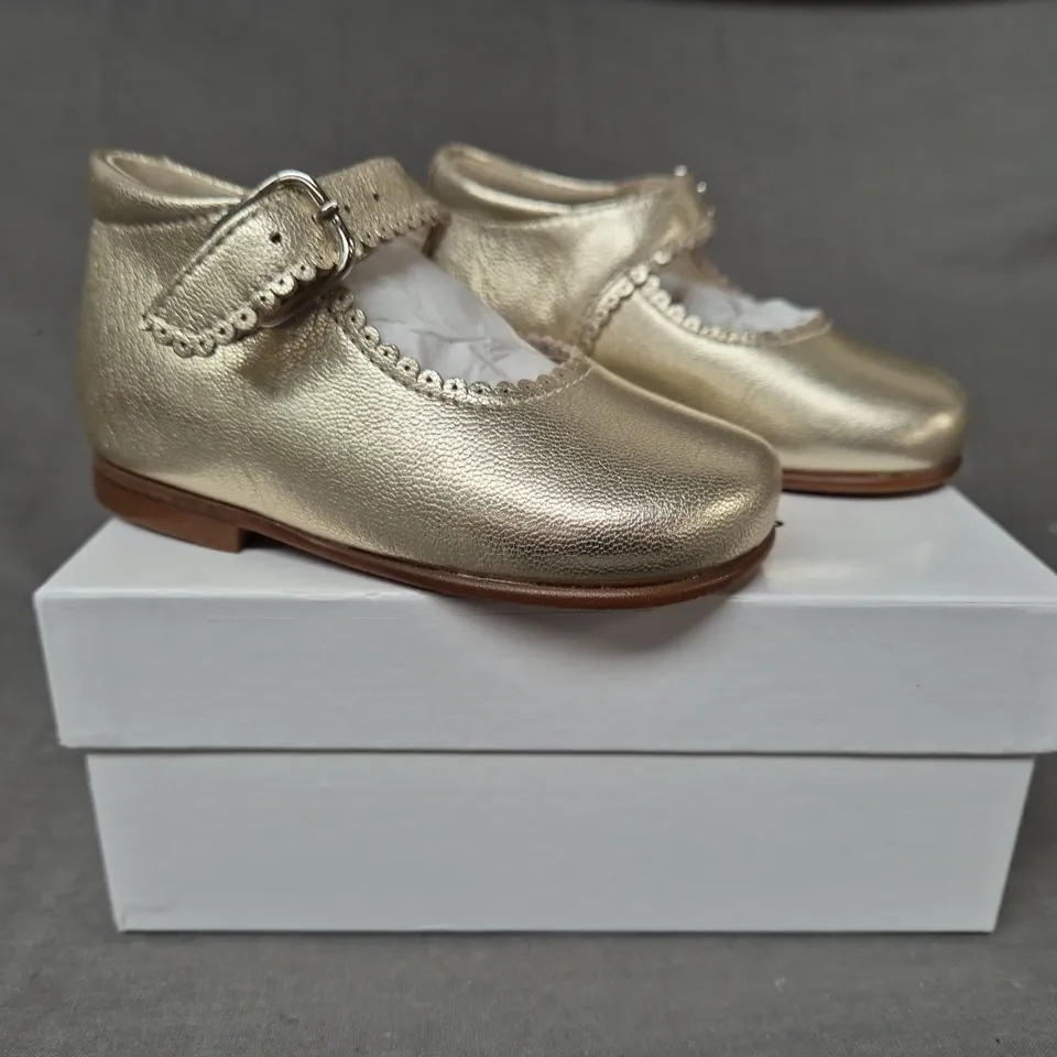 BOXED PAIR OF PANACHE KID'S SHOES IN METALLIC GOLD EU SIZE 21