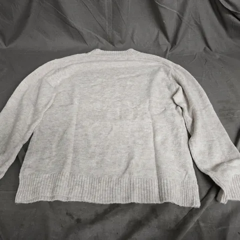 LIGHT GRAY KNIT JUMPER