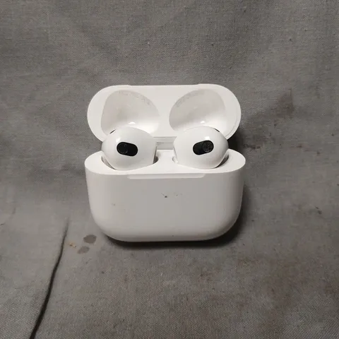 USED APPLE A2566 AIRPODS