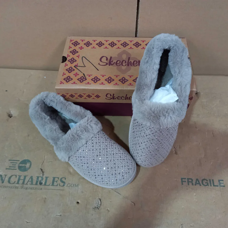 BOXED PAIR OF SKECHERS - SIZE 6
