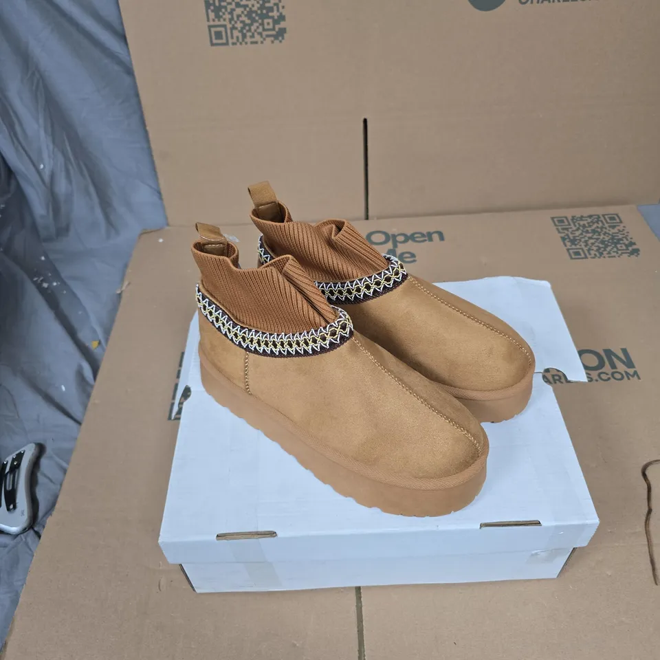 SHOES BY EMMA MELROSE TAN BOOTS WITH KNIT COLLAR - UK 6